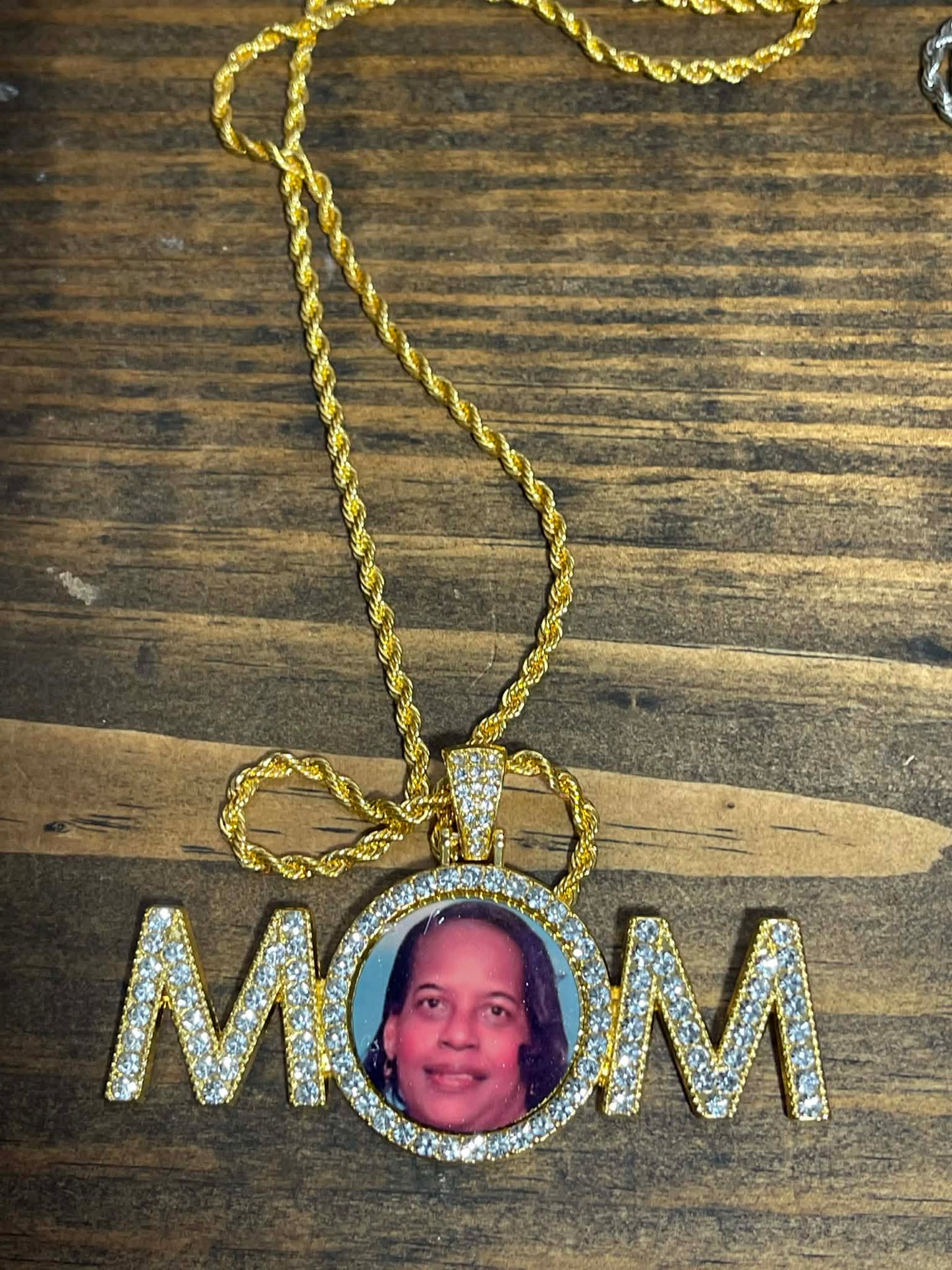 MOM Picture Necklace